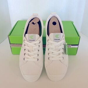 Cariuma Canvas Shoe Oca Unisex Low Top Size 8.5 Women’s 7 Men’s